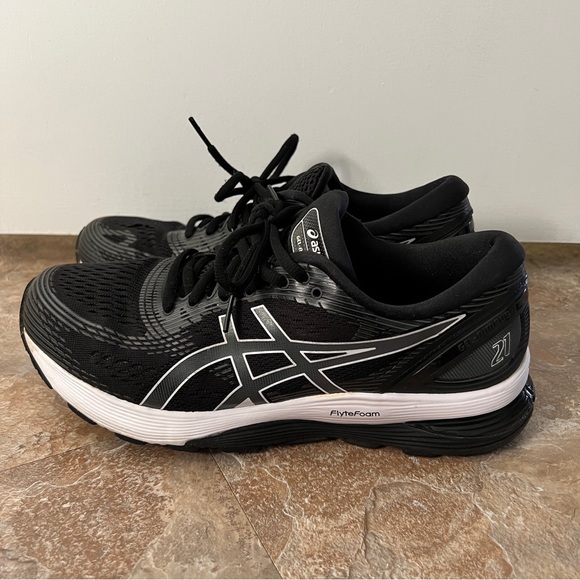 Women’s Asics Gel-Nimbus 21 - Picture 1 of 11